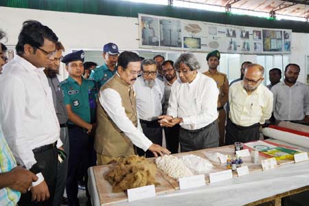 পলিথিন নয় মানুষের হাতে থাকবে সোনালী ব্যাগ -বস্ত্র ও পাট মন্ত্রী