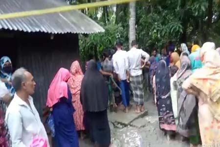 বৃদ্ধার পা বাঁধা মরদেহ