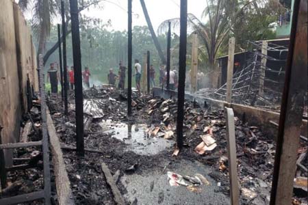 শর্ট সার্কিটে পুড়ল ৮ দোকান