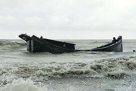বৈরী আবহাওয়ার কবলে