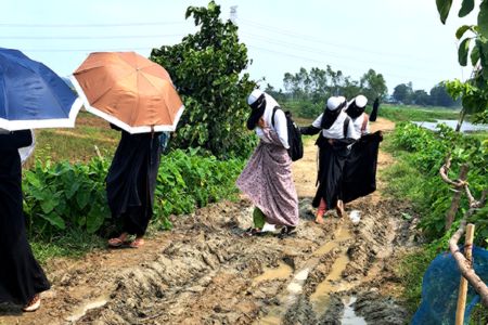 নবীগঞ্জের আজলপুর-ইসলাম কাঁচা রাস্তায় দুর্ভোগে হাজারো মানুষ
