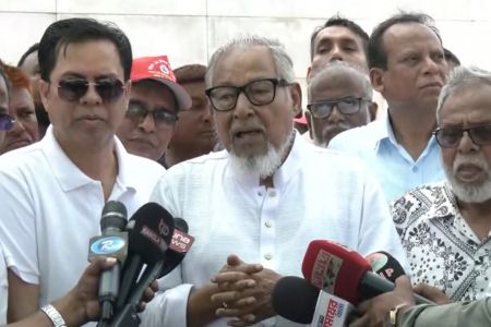 আইন অমান্য করে রাজনীতি করার সুযোগ নেই - প্রধানমন্ত্রীর উপদেষ্টা নজরুল ইসলাম খান