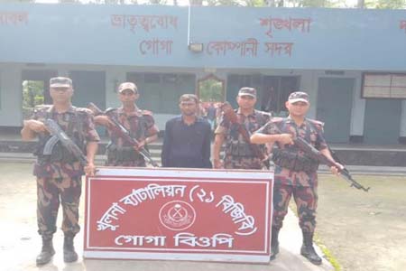 অবৈধ অনুপ্রবেশের সময় যশোরের শার্শা সীমান্তে ১ জনকে আটক করেছে বিজিবি 