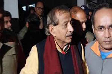 নুরুজ্জামান আহমেদকে গ্রেফতার