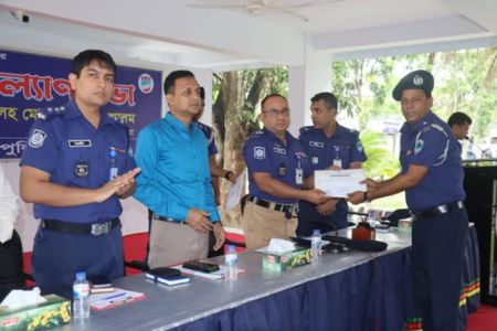 শ্যামনগর থানার ওসি সাফিউল ইসলাম সাতক্ষীরার শ্রেষ্ঠ ওসি নির্বাচিত