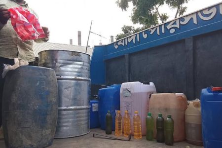 পঞ্চগড়ের বোদায় ৩শত লিটার পেট্রোল জব্দ, ২ জনের জেল ও জরিমানা