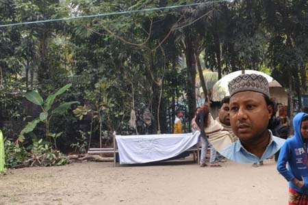 অ আ আবীর আকাশ, লক্ষ্মীপুর প্রতিনিধি 