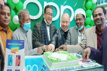 কালীগঞ্জে অপপোর এক্রক্লুসিভ শো-রুমের উদ্বোধন