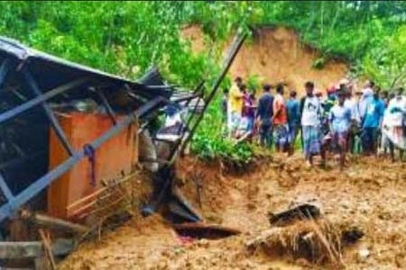সিলেটে টিলা ধসে