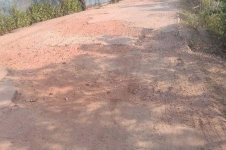 সংস্কারের অপেক্ষায় পাইকগাছা শিবসা ব্রিজ সংলগ্ন সড়ক, জনদুর্ভোগ তীব্র