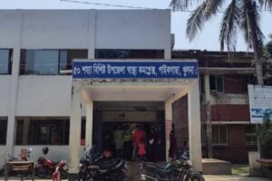 তিন লাখ মানুষের ভরসা পাইকগাছা স্বাস্থ্য কমপ্লেক্স, সেবায় সংকট