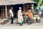 পাইকগাছায় মাংস কাটার কাঠের খাইট্টার চাহিদা বেড়েছে