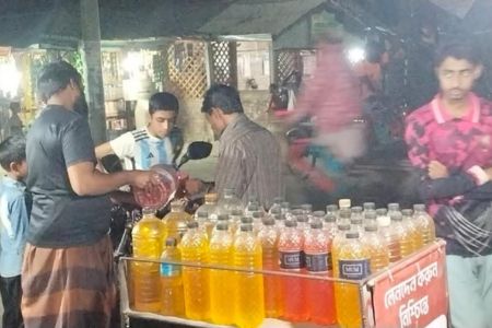 পাইকগাছায় লাইসেন্স ছাড়াই সর্বত্রই খুচরা দোকানে পেট্রোল অকটেন মজুত,বাড়তি দামে বিক্রির অভিযোগ