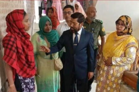 পাইকগাছা উপজেলা স্বাস্থ্য কমপ্লেক্স পরিদর্শন করলেন খুলনা বিভাগীয় স্বাস্থ্য পরিচালক