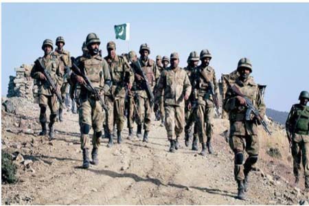 পাকিস্তানের সেনাবাহিনীর টানা দুদিনের হামলায়