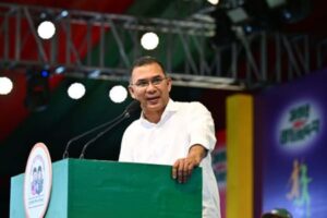 খেলাধুলার পাশাপাশি লেখাপড়াতেও এগিয়ে যেতে হবে - প্রধানমন্ত্রী