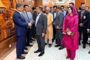 জাপান সফরে তারেক রহমান, ১৩.৮ বিলিয়ন ডলারের বিনিয়োগ প্রস্তাব  কপি করুন