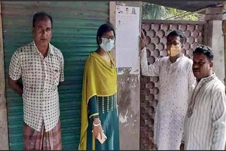 প্রধানমন্ত্রীর বিশেষ সহায়তা ২৫’শ টাকার নামের তালিকা ওয়ার্ডে ওয়ার্ডে টাঙ্গালেন চেয়ারম্যান রনি লস্কর