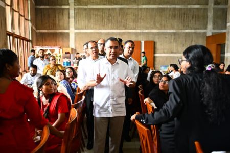 সমৃদ্ধ বাংলাদেশ গড়তে শিক্ষার্থীদের প্রস্তুত থাকতে হবে - প্রধানমন্ত্রী