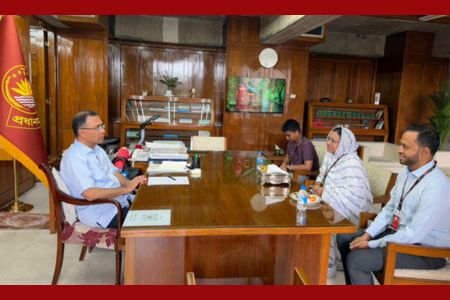 জুলাই শহীদ জাহিদের মাকে চাকরির আশ্বাস প্রধানমন্ত্রীর