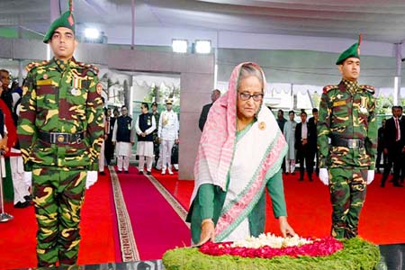 মহান স্বাধীনতা ও জাতীয় দিবসে জাতির পিতার প্রতিকৃতিতে প্রধানমন্ত্রীর শ্রদ্ধা নিবেদন