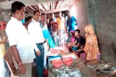 পাইকগাছায় বাগদা চিংড়িতে অপদ্রব্য পুশ করার অপরাধে জরিমানা