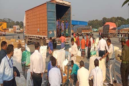 বন্দরে ভারতীয় ট্রাকে কোটি টাকার অবৈধ পণ্য