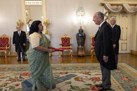 বাংলাদেশের রাষ্ট্রদূত রেজিনা আহমেদ