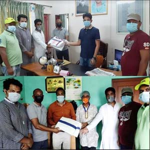বেনাপোলে পৌর স্বেচ্ছাসেবক লীগের পক্ষ থেকে পিপিই বিতরণ