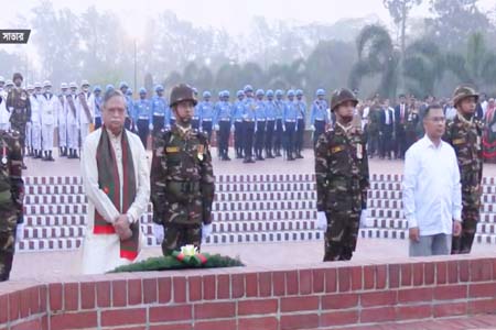 রাষ্ট্রপতি ও প্রধানমন্ত্রীর শ্রদ্ধা নিবেদন