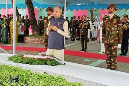 জাতির পিতা বঙ্গবন্ধু শেখ মুজিবুর রহমানের সমাধিতে শ্রদ্ধা নিবেদন রাষ্ট্রপতির