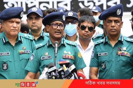 টাঙ্গাইলে বাসে ধর্ষণে জড়িতদের ধরতে কাজ করছে ডিবি