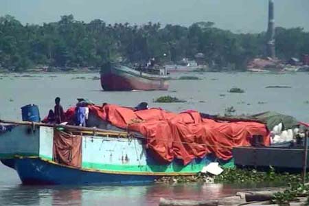 পিরোজপুরে ৮ জন কোয়ারেন্টাইনে সংঘর্ষে পুলিশ-সাংবাদিকসহ ৫ জন আহত