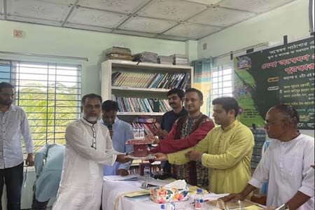 অন্বেষণ পাঠাগারের পুরষ্কার বিতরণ