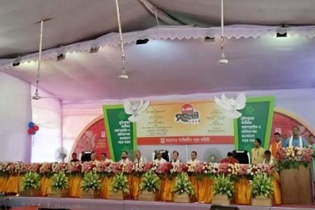 মহানগর পূজা কমিটির সভাপতি জয়ন্ত কুমার দেব ও সম্পাদক ড. তাপস চন্দ্র পাল