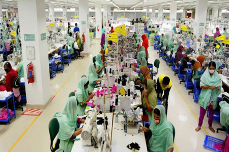 সংকটে বেসামাল পোশাক খাত