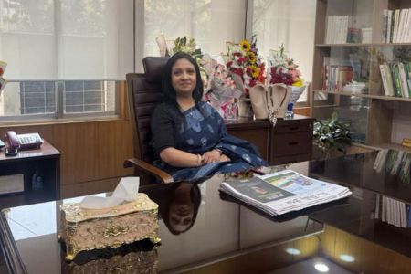 বাবার তিন দশক পর একই মন্ত্রণালয়ের প্রতিমন্ত্রী মেয়ে পুতুল