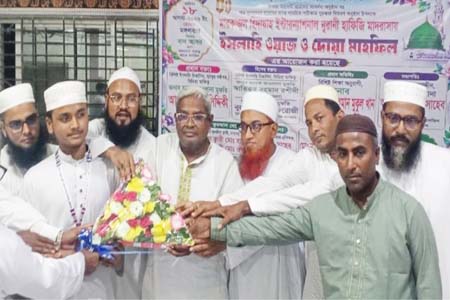 গৌরনদীতে কোরআনের হাফেজের সংবর্ধনা ও মেধাবীদের পুরস্কার বিতরন