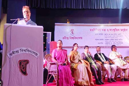 পাঠক কখনো স্বাধীনতার ঘোষক হতে পারে না