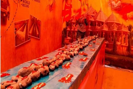 রাম সেতুর আদলে কেক