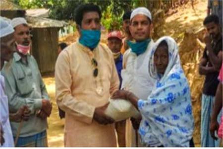 চেয়ারম্যান মোস্তাক আহমদ দুর্যোগে কাউয়ারখোপ বাসীর পাশে