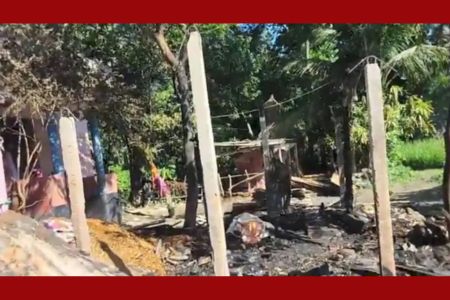 রাউজানে দুই পরিবারের ঘরে আগুন, পুড়ল পূজার নতুন কাপড়সহ সবকিছু