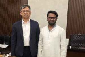 এক স্বরাষ্ট্রমন্ত্রীতেই কুপোকাত বিরোধীদলের ৯০ এমপি - রাশেদ খান