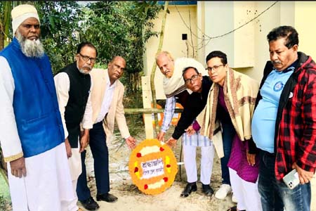 কৃষক লীগ নেতা মুক্তিযোদ্ধা আব্দুর রশিদ শিকদারের কবর জিয়ারত করলেন বরিশাল জেলা কৃষক লীগের নেতৃবৃন্দরা