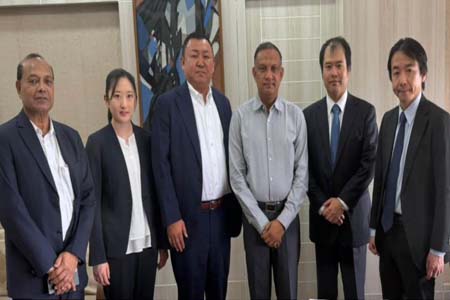 রেশমের উন্নয়নে কাজ