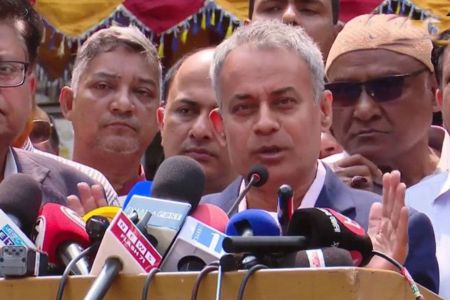 সার্বিকভাবে ঈদযাত্রা স্বস্তিদায়ক, বাড়তি ভাড়া নেওয়া হচ্ছে না - সড়কমন্ত্রী