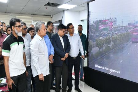 পদ্মা সেতু এবং যমুনা সেতু দিয়ে নিরাপদ ও নির্বিঘ্নে যানবাহন পারাপার