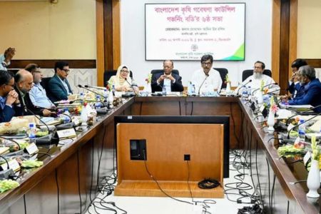 নিরাপদ খাদ্য উৎপাদনে পেস্টিসাইড নিয়ন্ত্রণে কৃষকদের প্রশিক্ষণ দেওয়া হবে – কৃষিমন্ত্রী