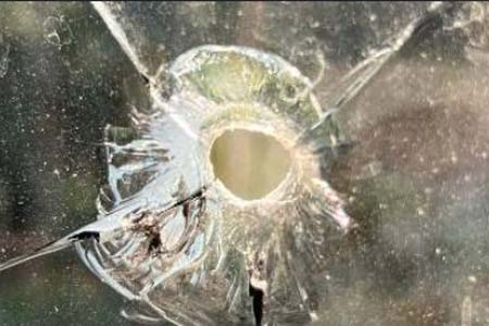 সাংবাদিকের বাসায় গুলি