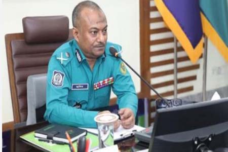 যারা অগ্নিসন্ত্রাস চালাচ্ছে তাদের দেখামাত্রই গুলির নির্দেশ; ডিএমপি কমিশনারের